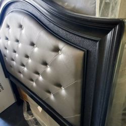 Full/Queen headboard