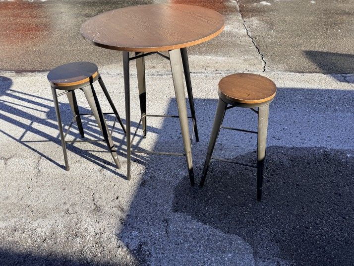 Wooden  Round Table With 2 Stools 
