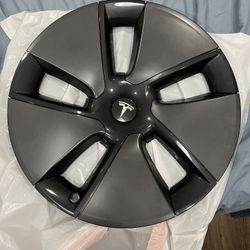 Tesla Model 3 2022 18” Areo Caps (4x)