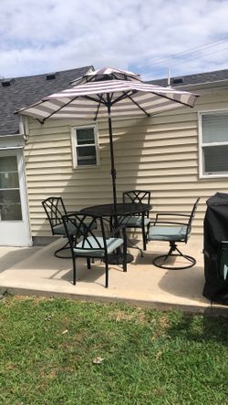 Patio Teybol 4 Cheair Umbrela  Umbrela Stalk All Seat Wery Good Laik Brend New 300$