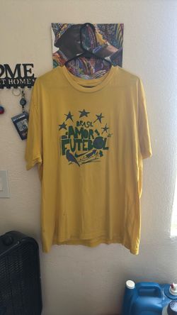Vintage 2010 Nike Brazil Amor Futebol Tee