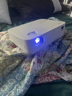 NEC Projector