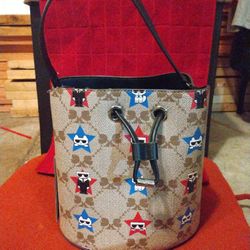 Hand Bag / Cross Body.  Karl Lagerfeld    Paris 