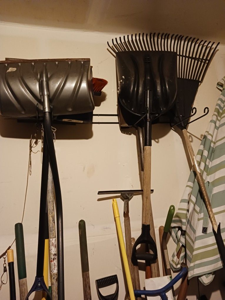 Misc Tools, Axe,shovels,rakes,make Offer