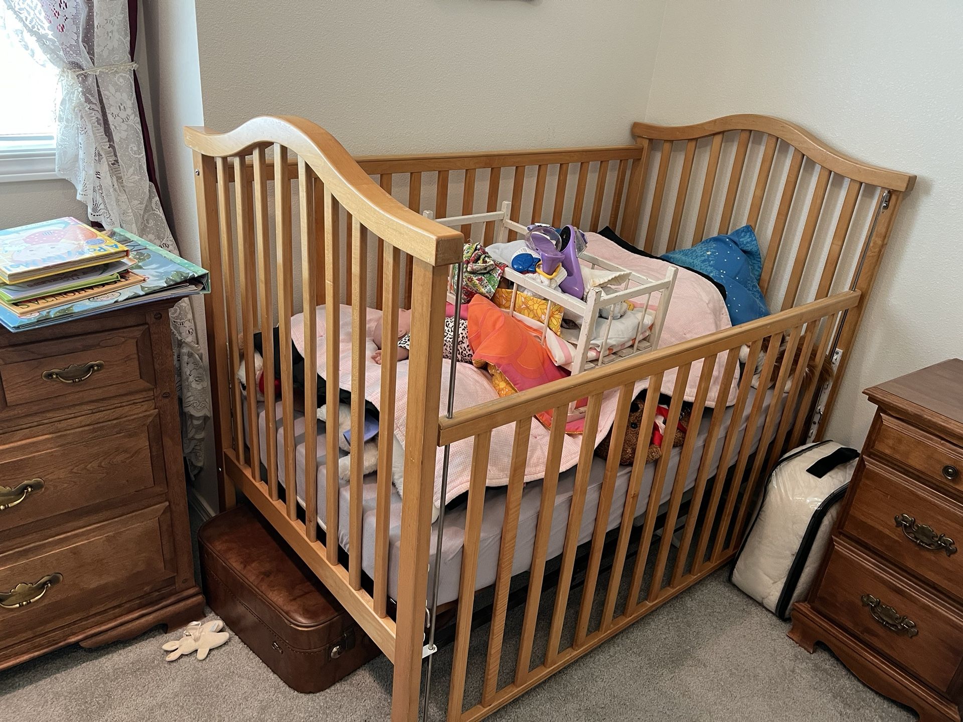 Wood Crib, Adjustable Height Mattress, Sliding Sidewall