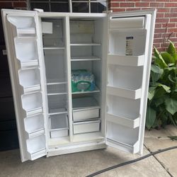 White Fridge / refrigerador Blanco En Buenas Condiciones 
