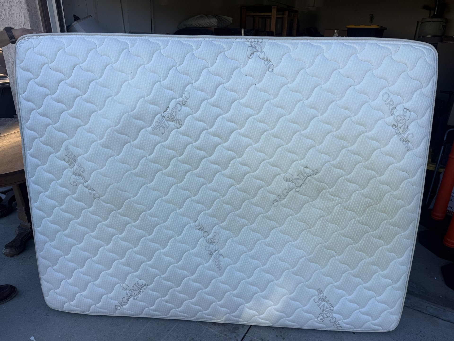 Free Queen Mattress And Box Spring To Able Espanol
