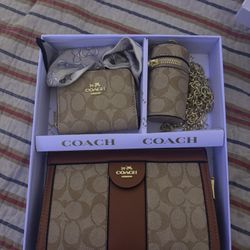 Biege Coach 3 Piece Set