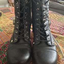 G BY GUESS - Black Leather Boots