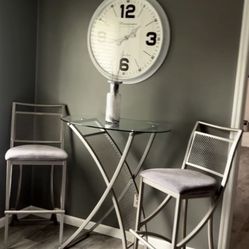 High Up Table With Chairs And Clock 