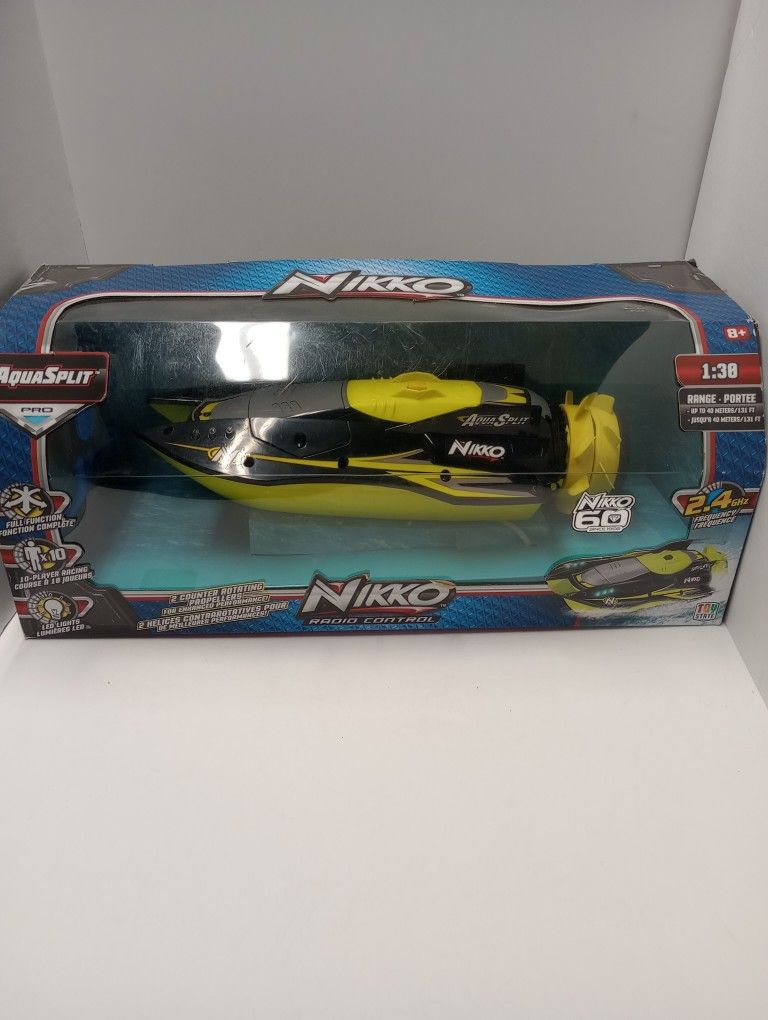 NIKKO RADIO CONTROL AQUASPLIT BOAT - 1:30 - NIB. Condition is New