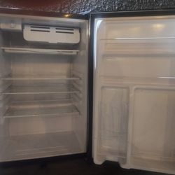 Mini fridge