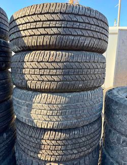 245/75/16 dulop vendo un set de llantas usadas excelente condiciones de vida las 4 ✅🤩I am selling a set of used tires, all 4 in excellent living cond