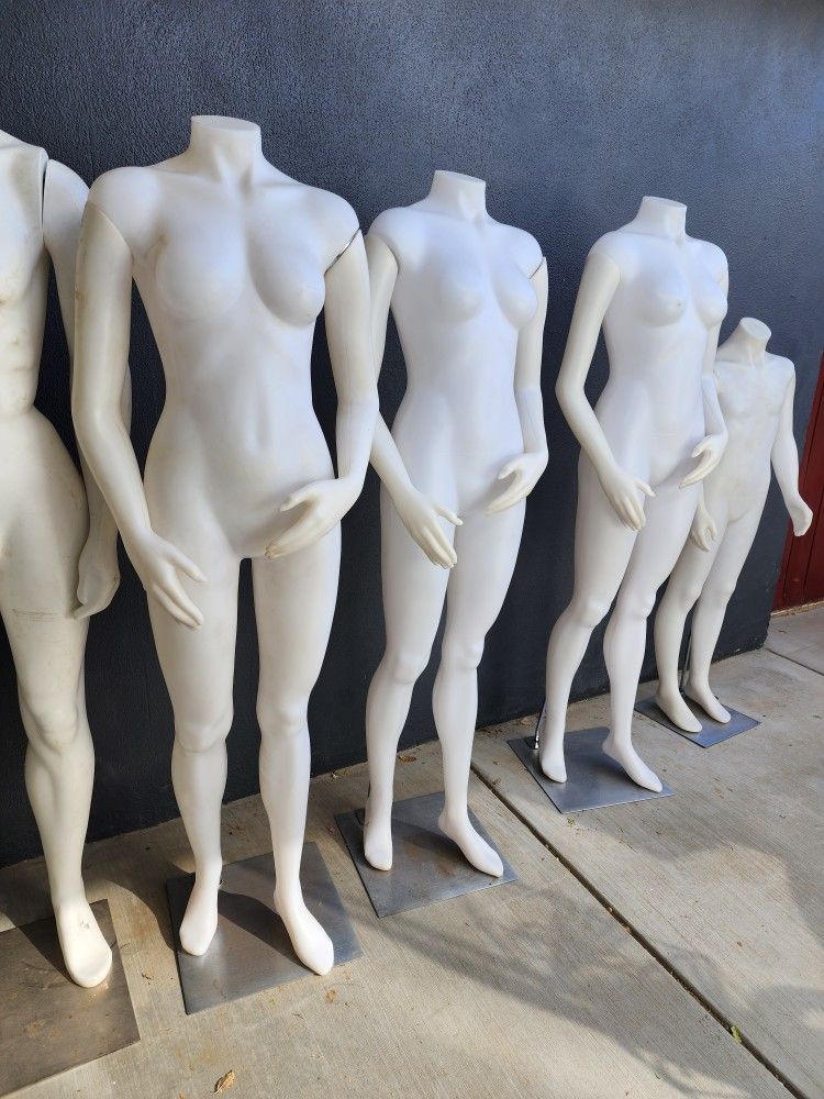 2 FEMALE Mannequins