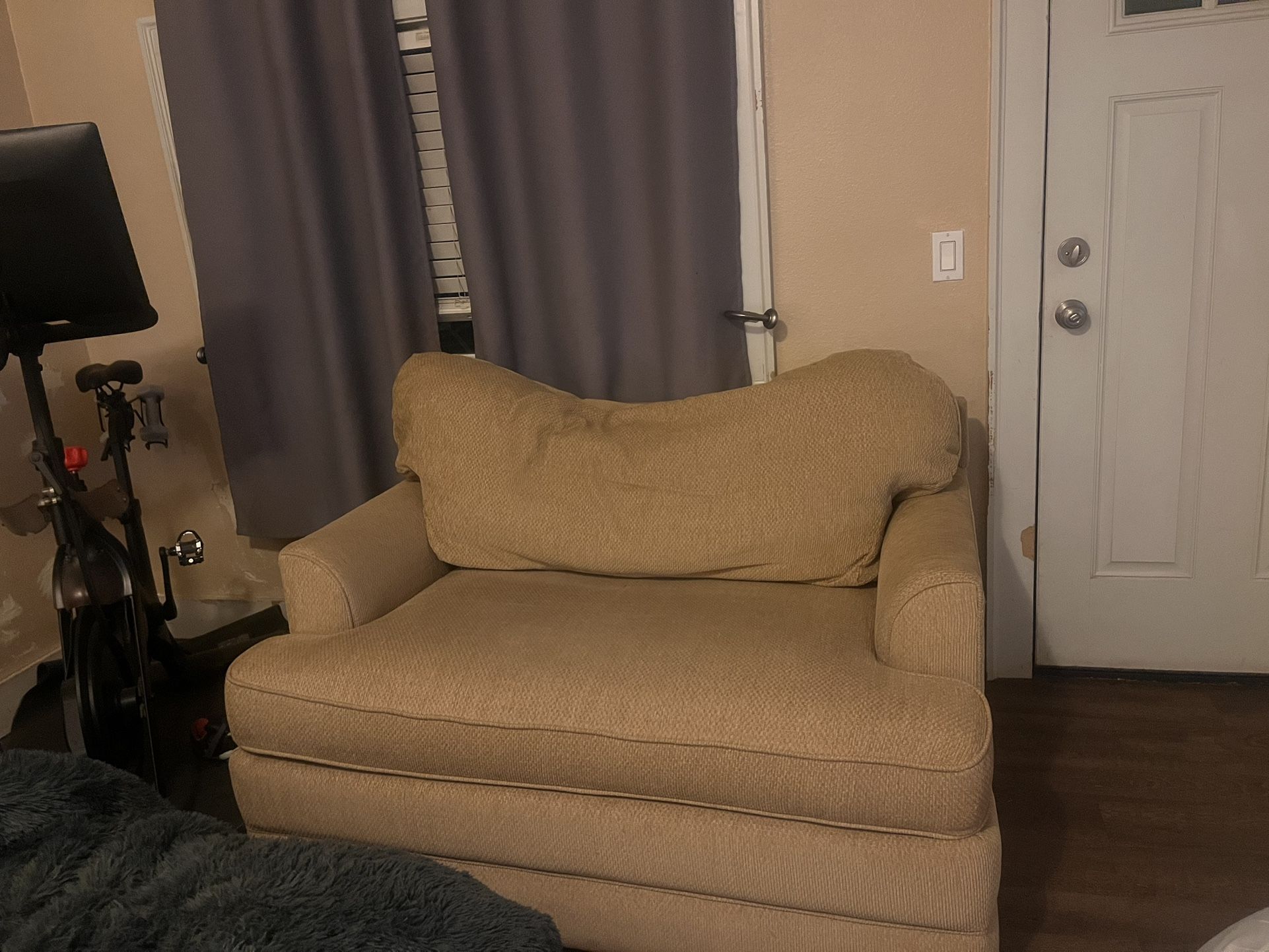 Chair And A Half-pull out Bed