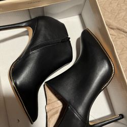 Black Boots With Gold Lining 