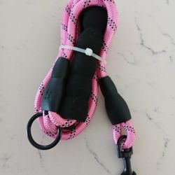 Brand New 5 Foot Leash With Padded Handle