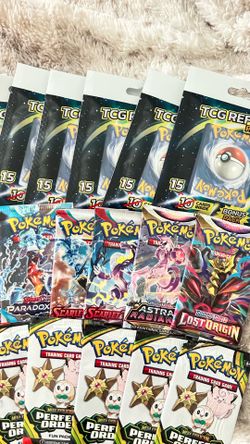 Pokémon Lost Orgin, Astrial Radial, Chilling Reign & More Booster Packs