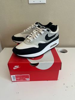 Nike airmaxes