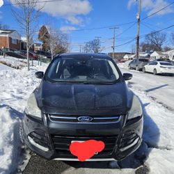 AWD 4x4 Ford Escape 2014