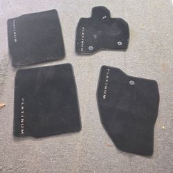 Set 4 Ford Explorer cloth mats- 2018