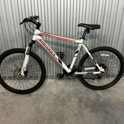 BICYCLE NORTHROCK 21 SPEED SIZE 26 BRAND NEW 