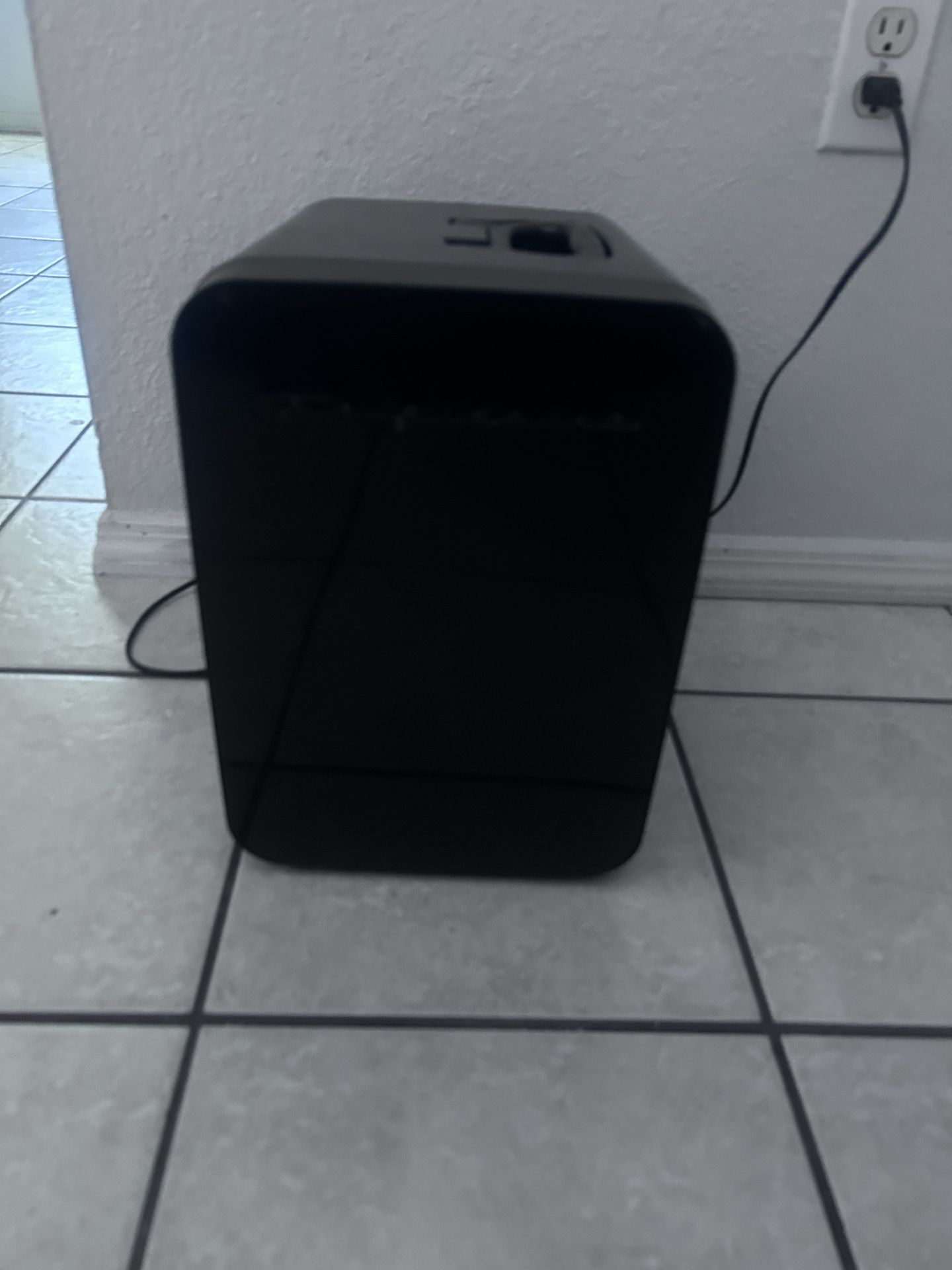 Frigidaire Personal mini fridge