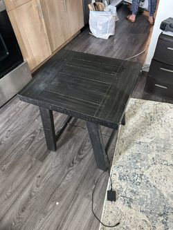 2 Side Tables