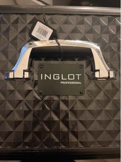 Inglot 3ft professional rolling makeup trunk