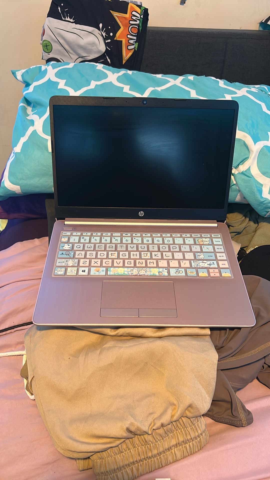 HP STREAM LAPTOP PINK 18” SCREEN