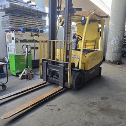 Hyster Electric Forklif 