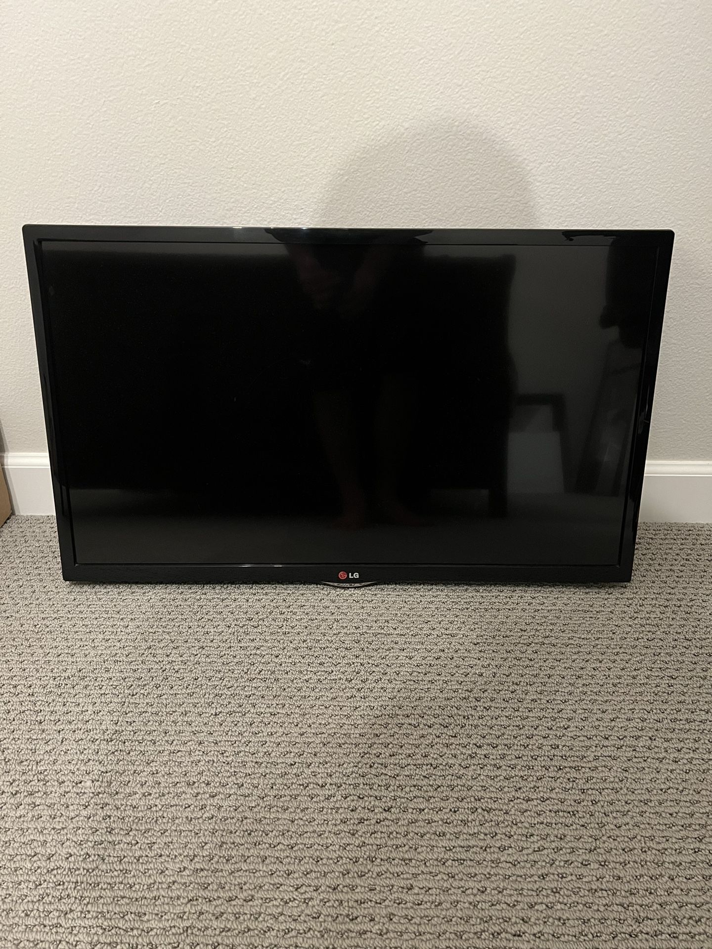LG 32” TV