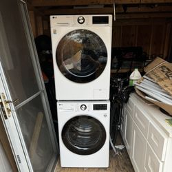 LG Think Q Set Washer And Dryer  (6 Months Of Used) 