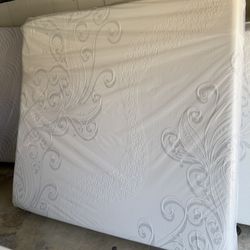 king size mattress, New, Plastic sealed, Gel Memory, beautiful soft cover $240