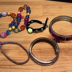 Bracelets (6)
