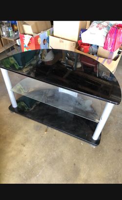 Tv Stand / Entertainment Center