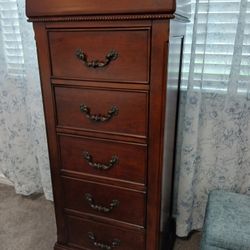 Dresser With Mirror Jewelry Storage 