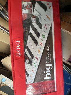 FAO giant Floor Piano