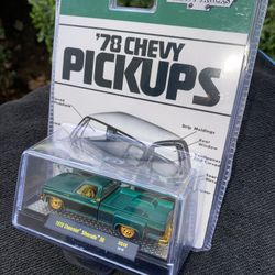 M2 Machines 1978 Chevrolet Silverado 30 Chase
