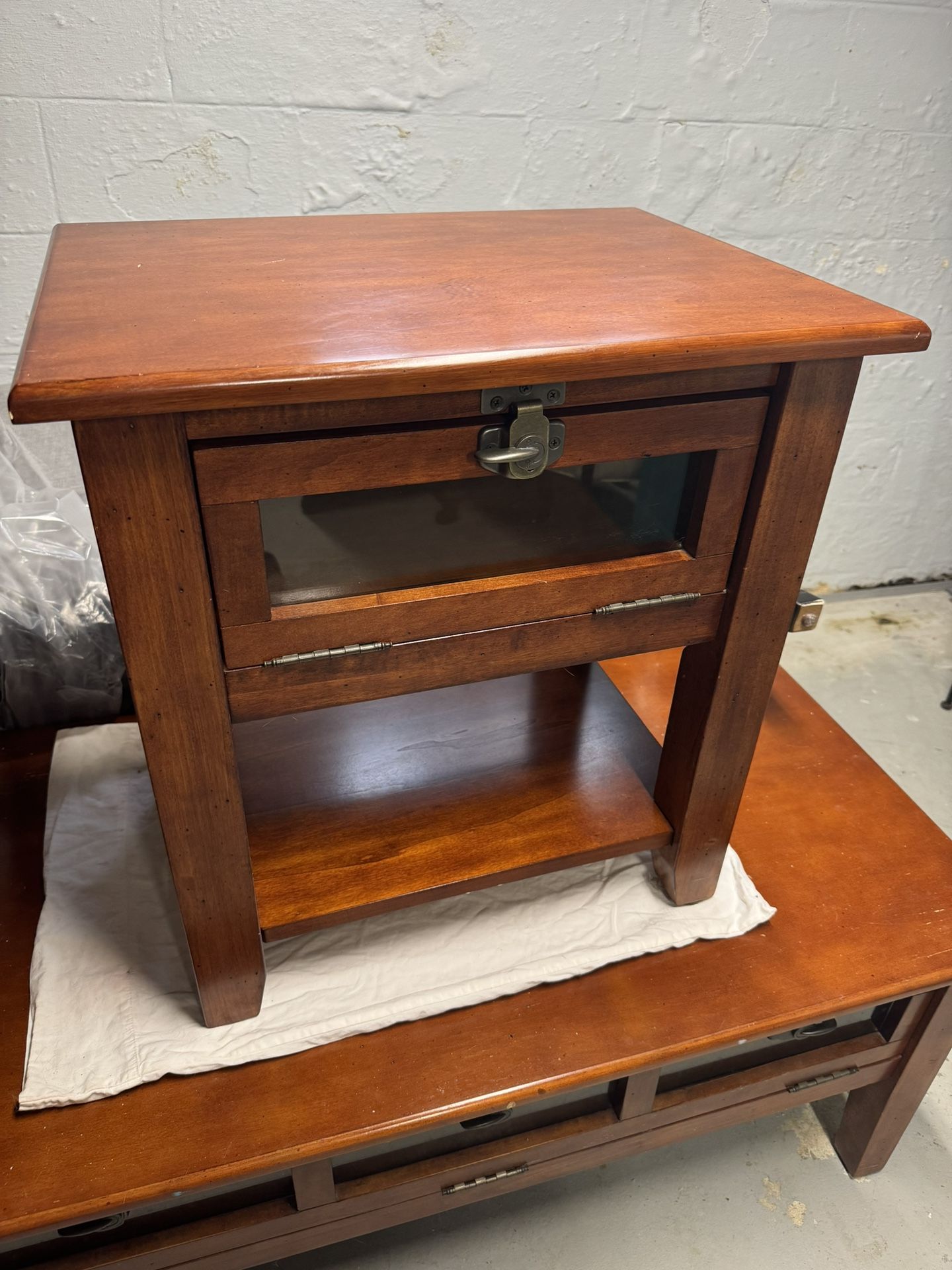 Coffee Table And Side Table 