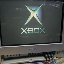 Original Xboxes 2 have Kodi sony 13 CRT