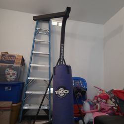 Everlast Heavy Bag Stand W/ Heavy Bag!