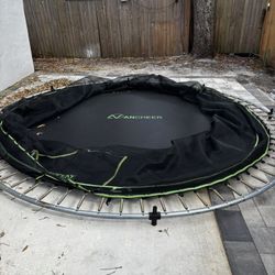Trampoline 