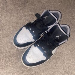 Jordan’s 1 Mid’s