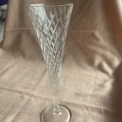 Vintage Clear Glass Spiral Vase on Pedestal, Elegant Swirl Pattern Home Decor