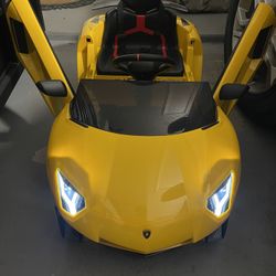 *********12V LAMBORGHINI ELECTRIC RIDE ALONG*******