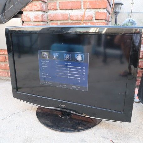 Coby 32" LCD TV