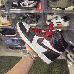Jordan 1 Bloodline 