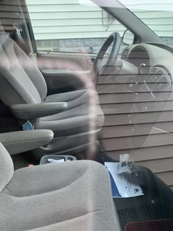 2002 dodge caravan 104k miles nothings wrong with it just rusted 1600 obo