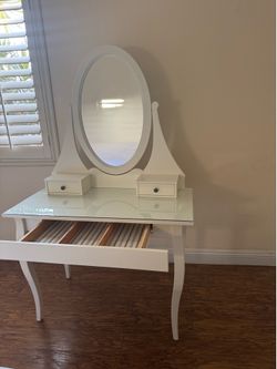 Vanity mirror
